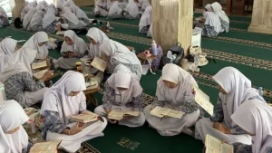 SMPIT Abu Bakar adalah sekolah swasta Islam di Yogyakarta